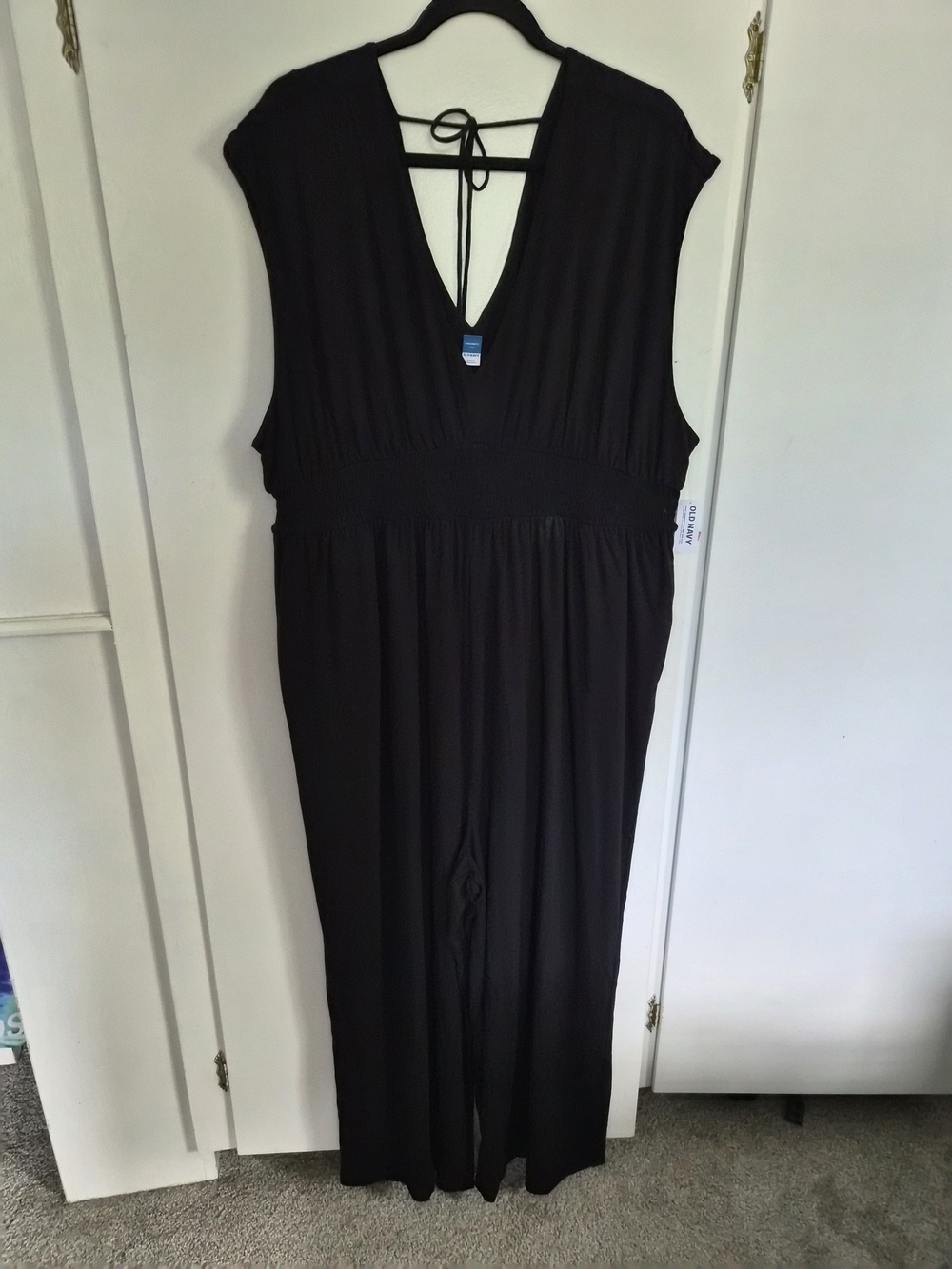 NWT-Old Navy Maternity Black V-Neck Jumpsuit with Tie Back, Size XXL